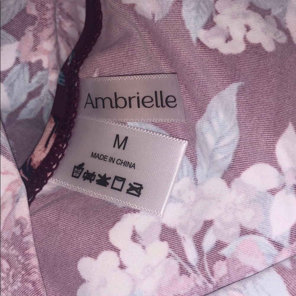 Ambrielle Swim top - Picture 9 of 16